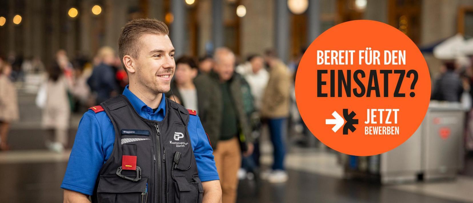Ein Polizist der Kantonspolizei Zürich auf Fusspatrouille am Zürcher Hauptbahnhof.
