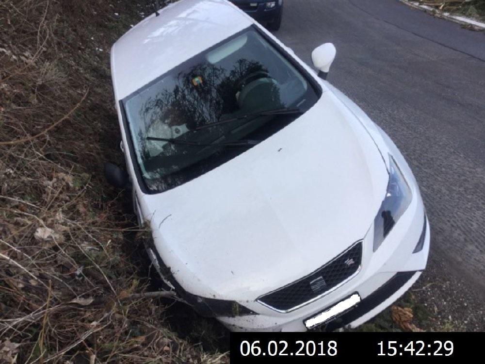 Das beteiligte Auto an der Unfallstelle.