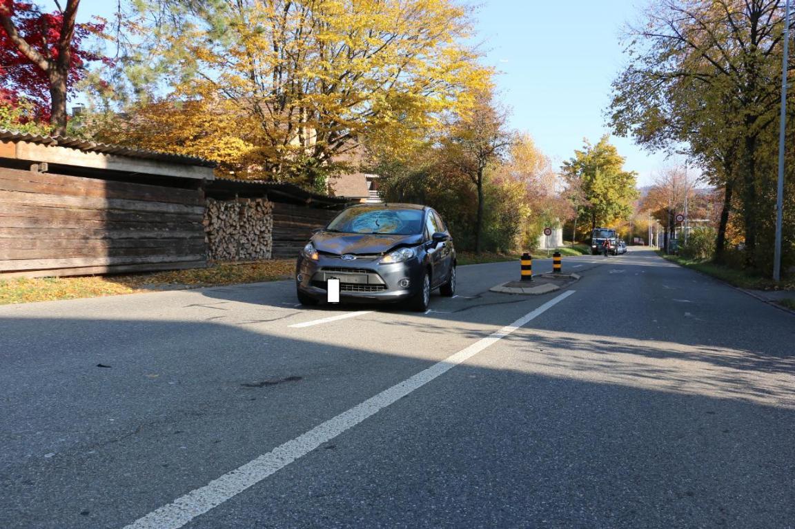 Das beteiligte Auto an der Unfallstelle.