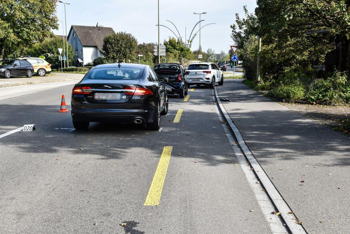 Kollisionsendstellung der beteiligten Fahrzeuge.