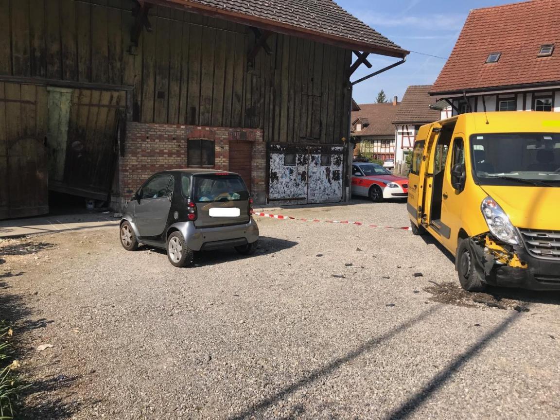 Unfallendstellung der beteiligten Fahrzeuge.