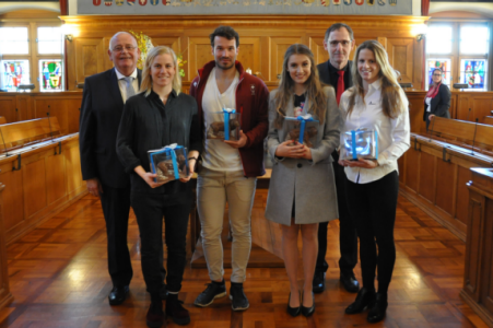 Züricher Olympioniken mit Markus Kägi und Mario Fehr.
