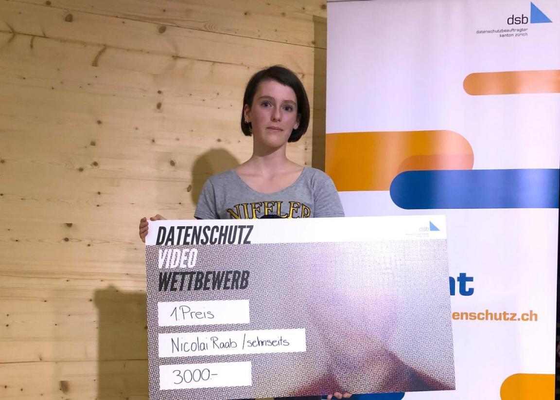 Zoé Moureau mit 1. Preis für Nicolai Raab.