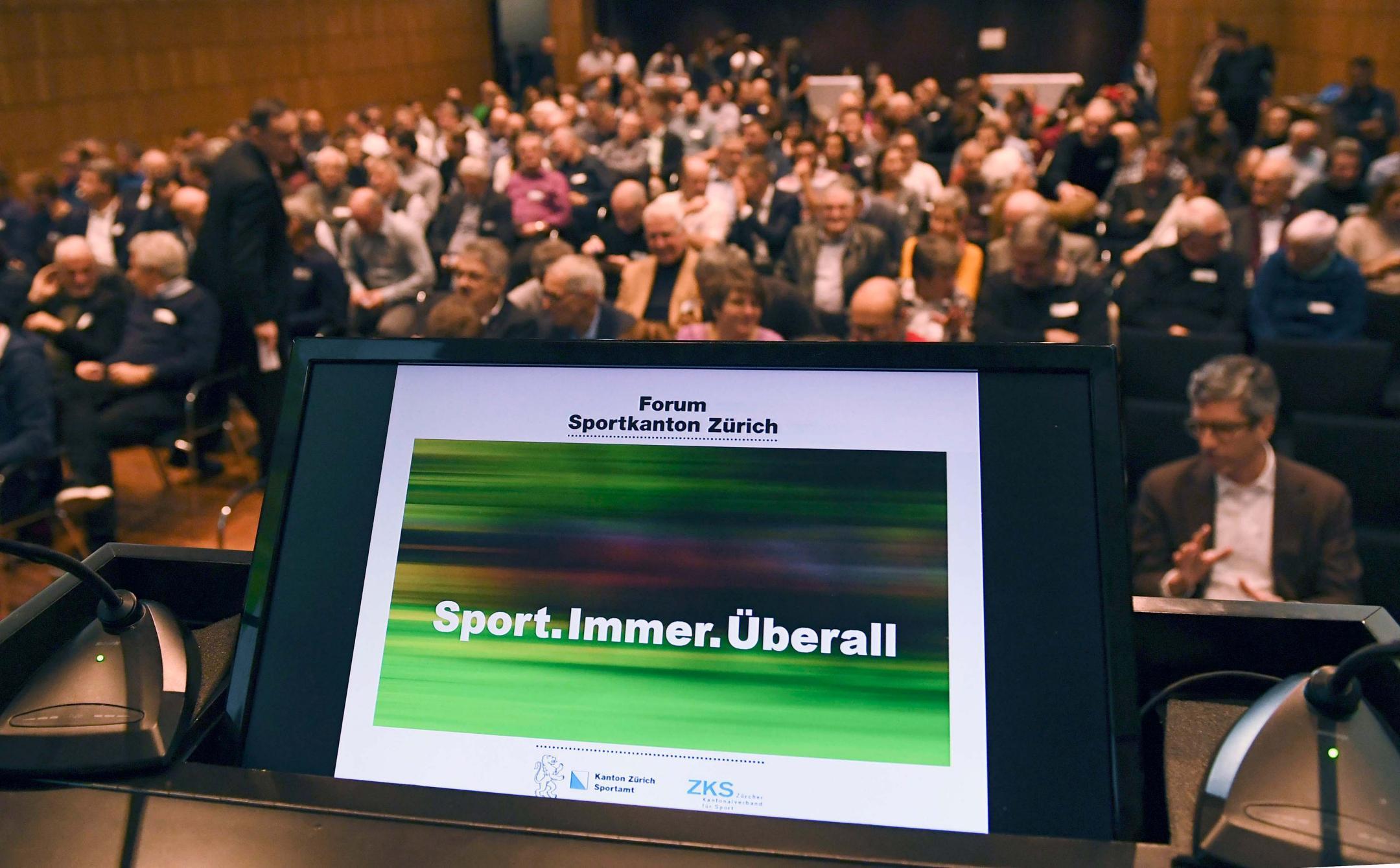 Ein Bildschirm mit dem Logo «Sport. Immer. Überal»