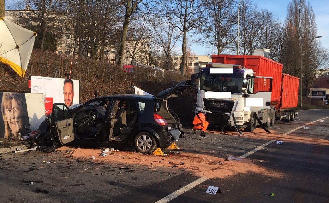 Die kollidierte Fahrzeuge.