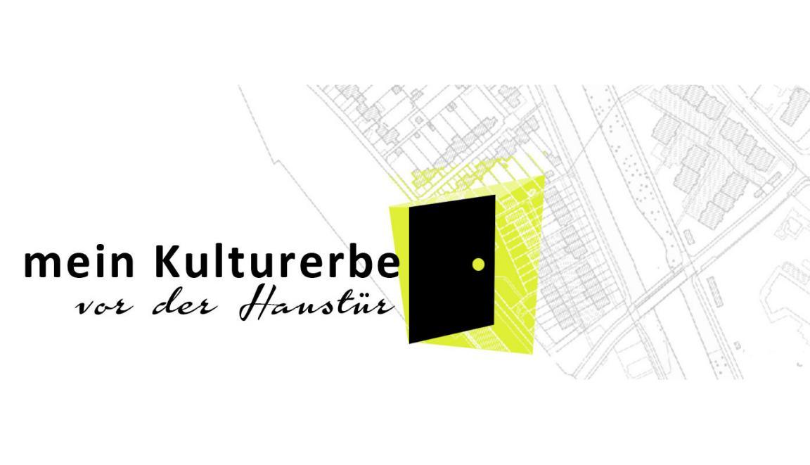 Ein Flyer mit dem Logo «Mein Kulturerbe vor der Haustür» und einem Bildsymbol: Eine Karte und eine gelbe Wand mit einer schwarzen Tür.
