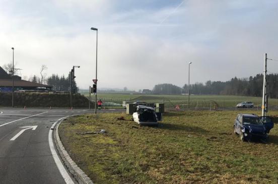 Unfallstelle in Affoltern a.A. mit zwei Autos