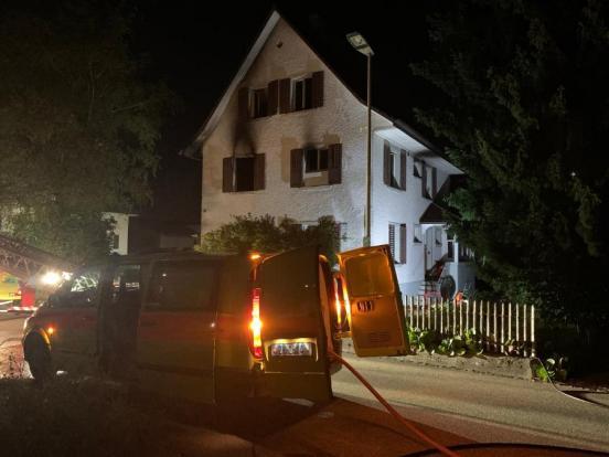 Einfamilienhaus mit Brandspuren