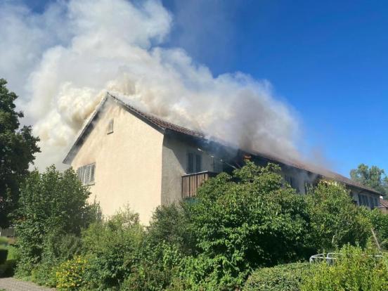 Wohnungsbrand in Mehrfamilienhaus