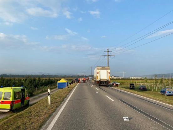 Unfallstelle mit beteiligten Fahrzeugen