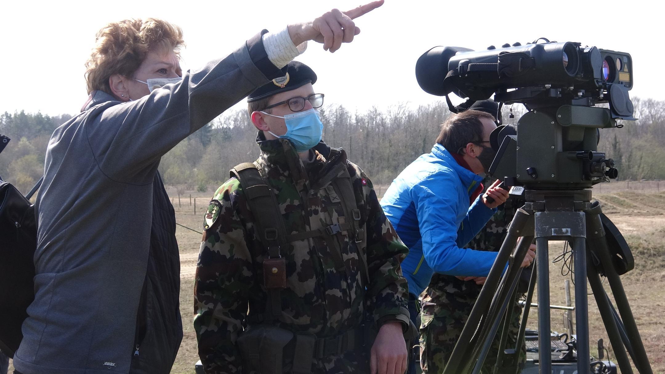 Regierungspräsidentin Silvia Steiner bei der Führung im Gelände