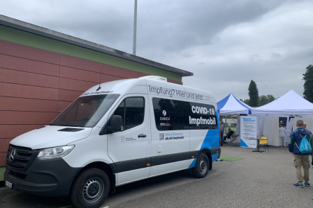 Impfbus FC Unterstrass: Ansicht von vorne