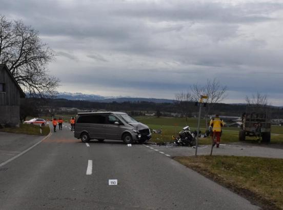 verkehrsunfall in Fehraltorf