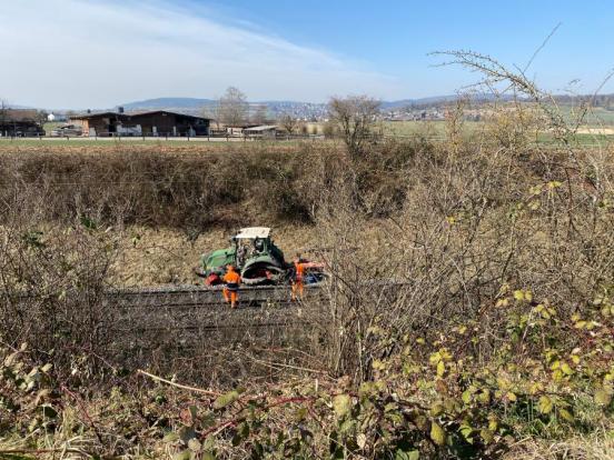 Traktor auf den Schienen