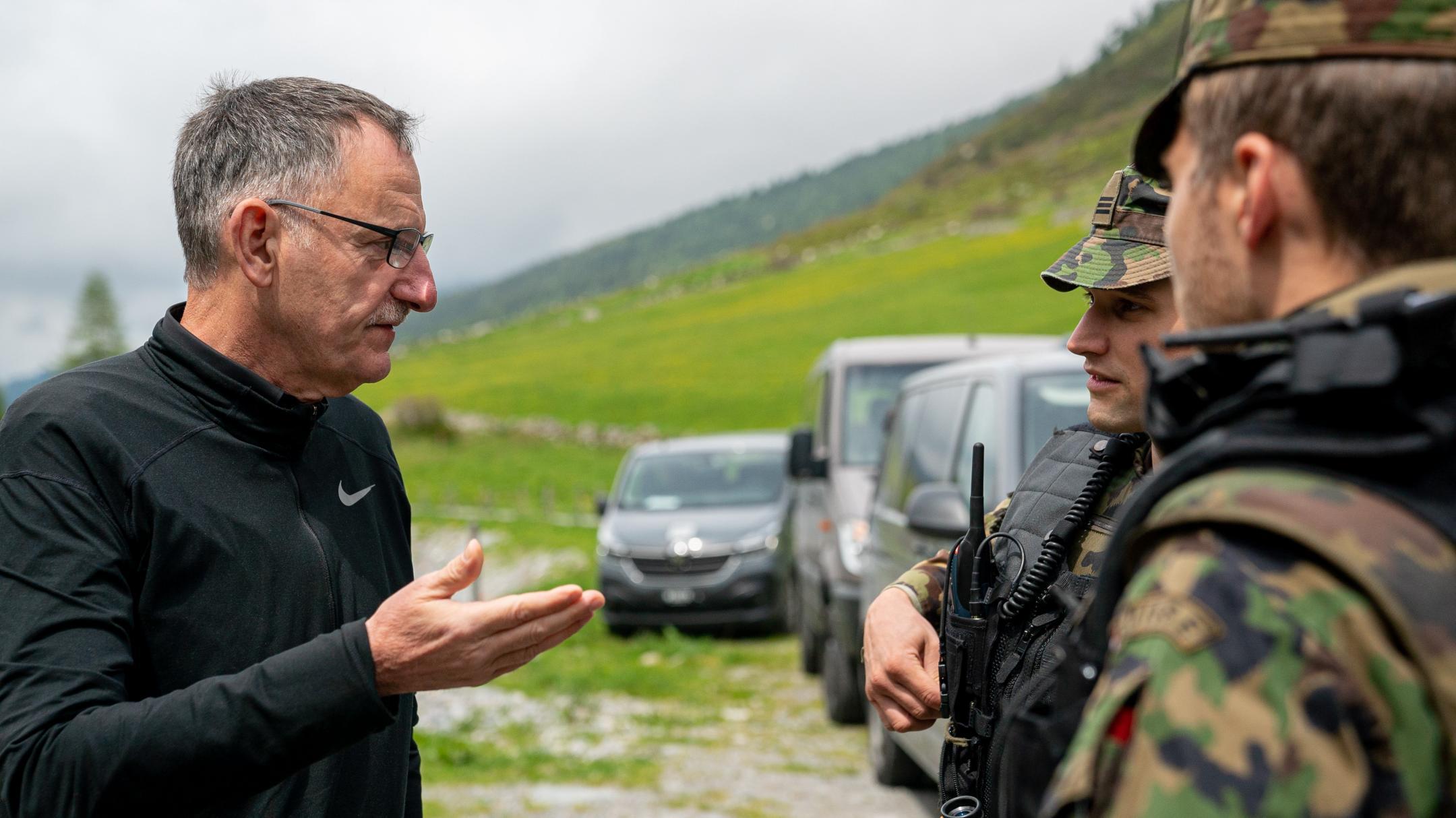 Regierungsrätin Carmen Walker Späh und Regierungsrat Mario Fehr auf Truppenbesuch am WEF in Davos.