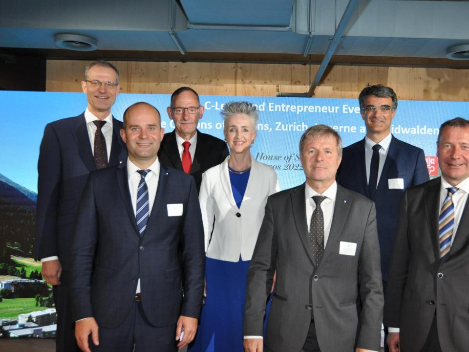 Regierungsrat Reto Wyss (Luzern), Regierungsrat Fabian Peter (Luzern), Regierungsrat Mario Fehr (Zürich), Regierungsrätin Carmen Walker Späh (Zürich), Regierungspräsident Marcel Schwerzmann (Luzern), Regierungspräsident Marcus Caduff (Graubünden), Regierungsrat Othmar Filliger (Nidwalden)