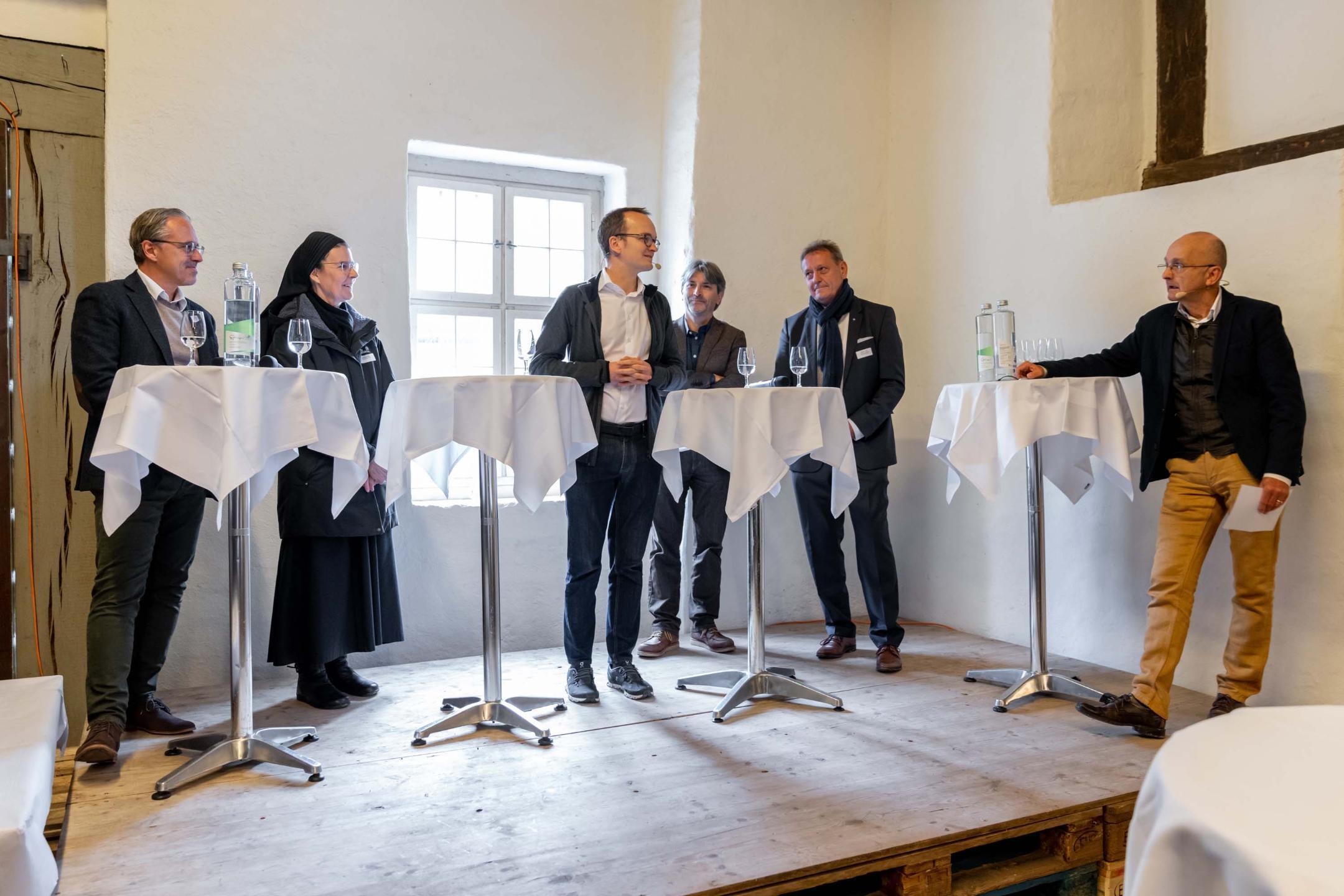 Gesprächsrunde zur «Lebendigen Limmat» - Exponentinnen und Exponenten der Region und Regierungsrat Neukom