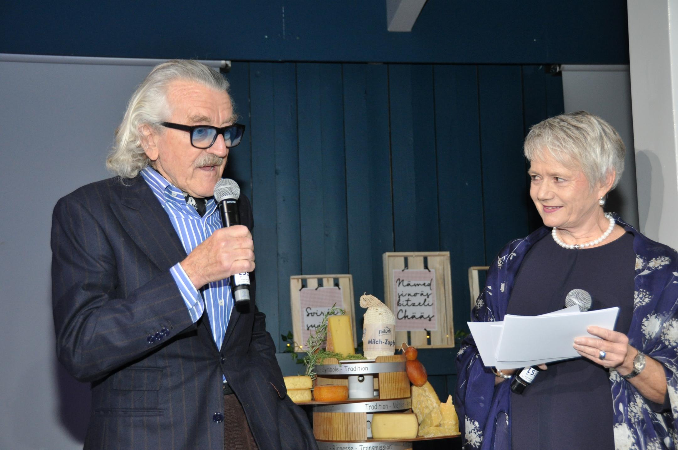 Prominenter Gast an der Soirée Suisse: Yello-Musiker und Schokoladenproduzent Dieter Meier und Regierungsrätin Jacqueline Fehr