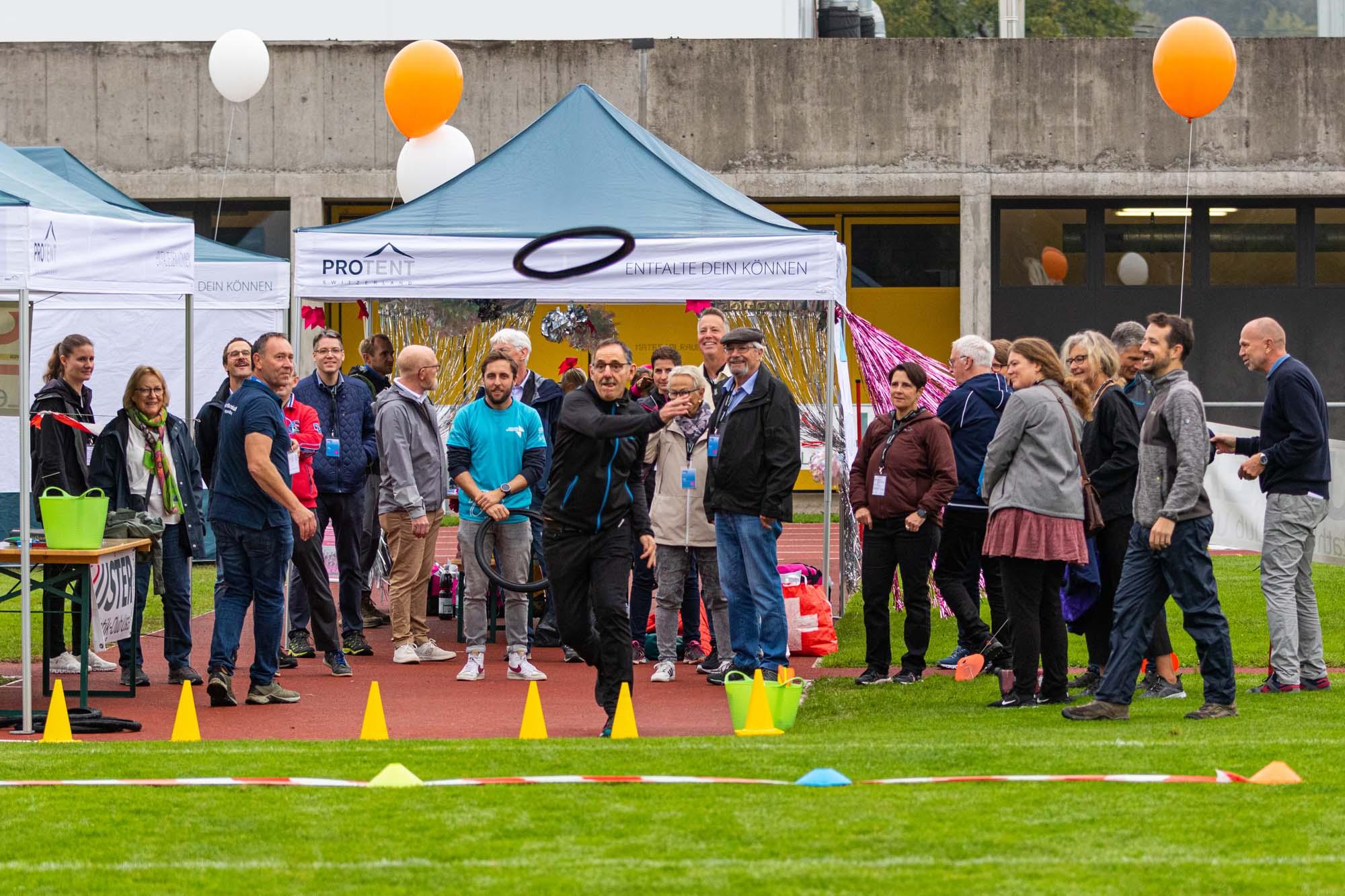 Regierungsrat Mario Fehr beim LC Uster am Zürcher Sportfest.
