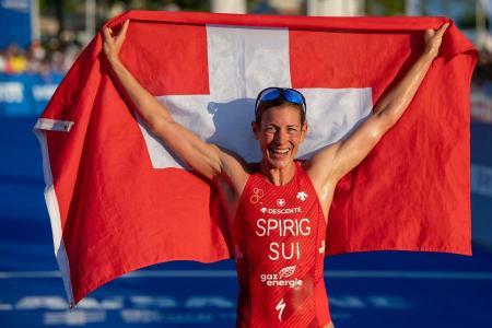 Triathlon-Olympiasiegerin Nicola Spirig gewinnt den ersten Sportpreis des Kantons Zürich