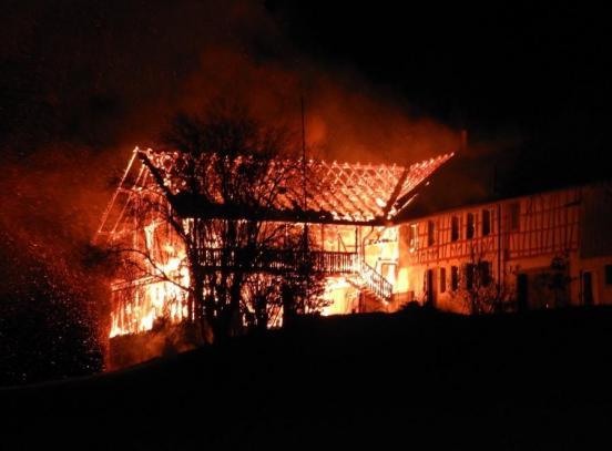 Scheune in Vollbrand