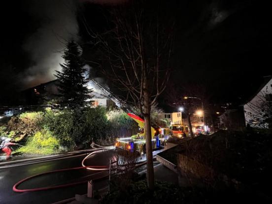 Feuerwehr bei der Brandbekämpfung