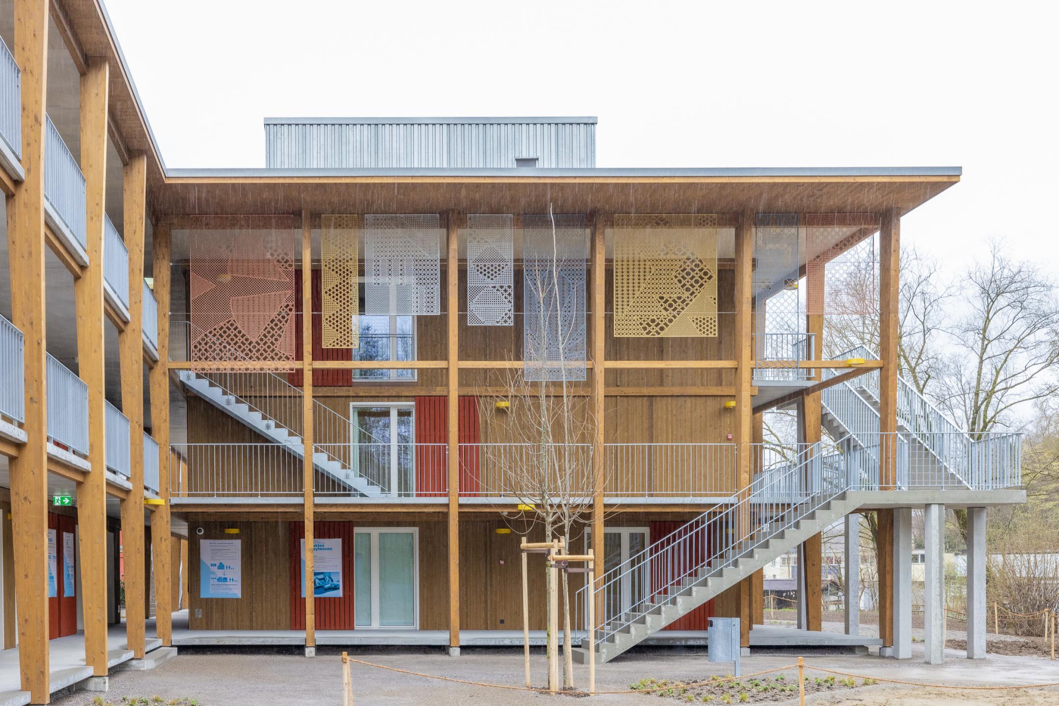 Das neue Durchgangszentrum Sihlau in Adliswil vor der Eröffnung