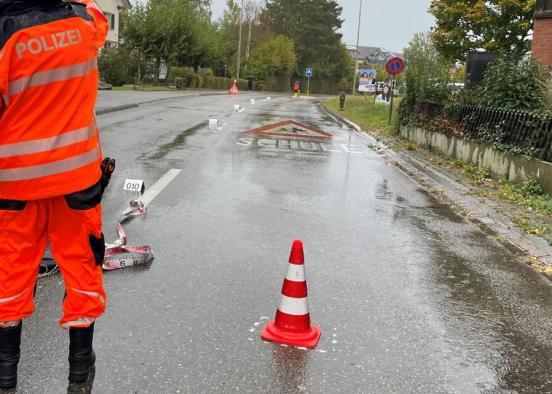 Polizei bei Unfallaufnahme
