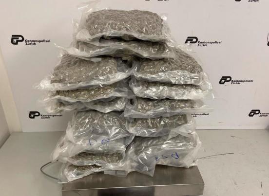 Am Flughafen Zürich sichergestelltes Marihuana 