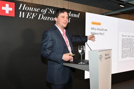Lukas Biewald referiert im House of Switzerland.