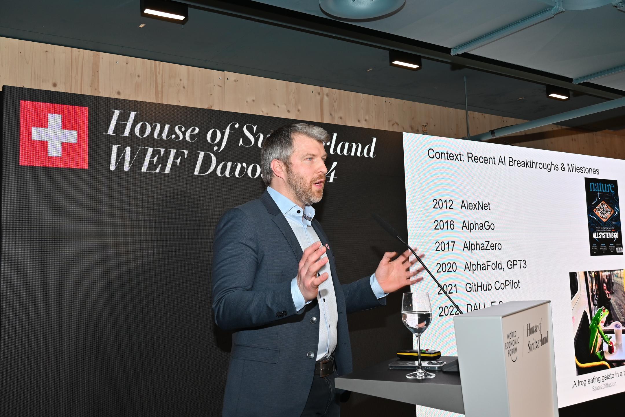 Alexander Ilic referiert im House of Switzerland