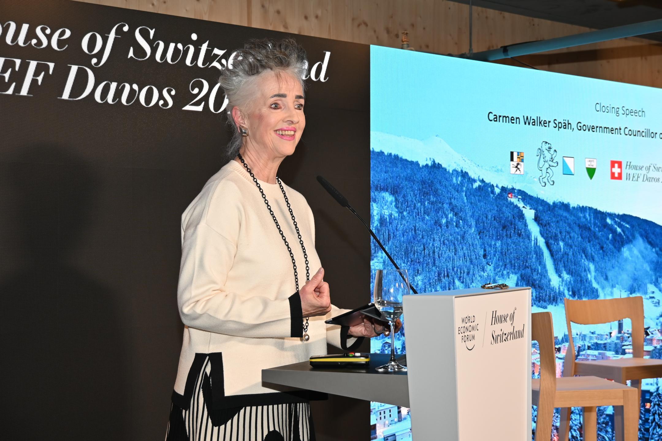 Regierungsrätin Carmen Walker Späh referiert im House of Switzerland