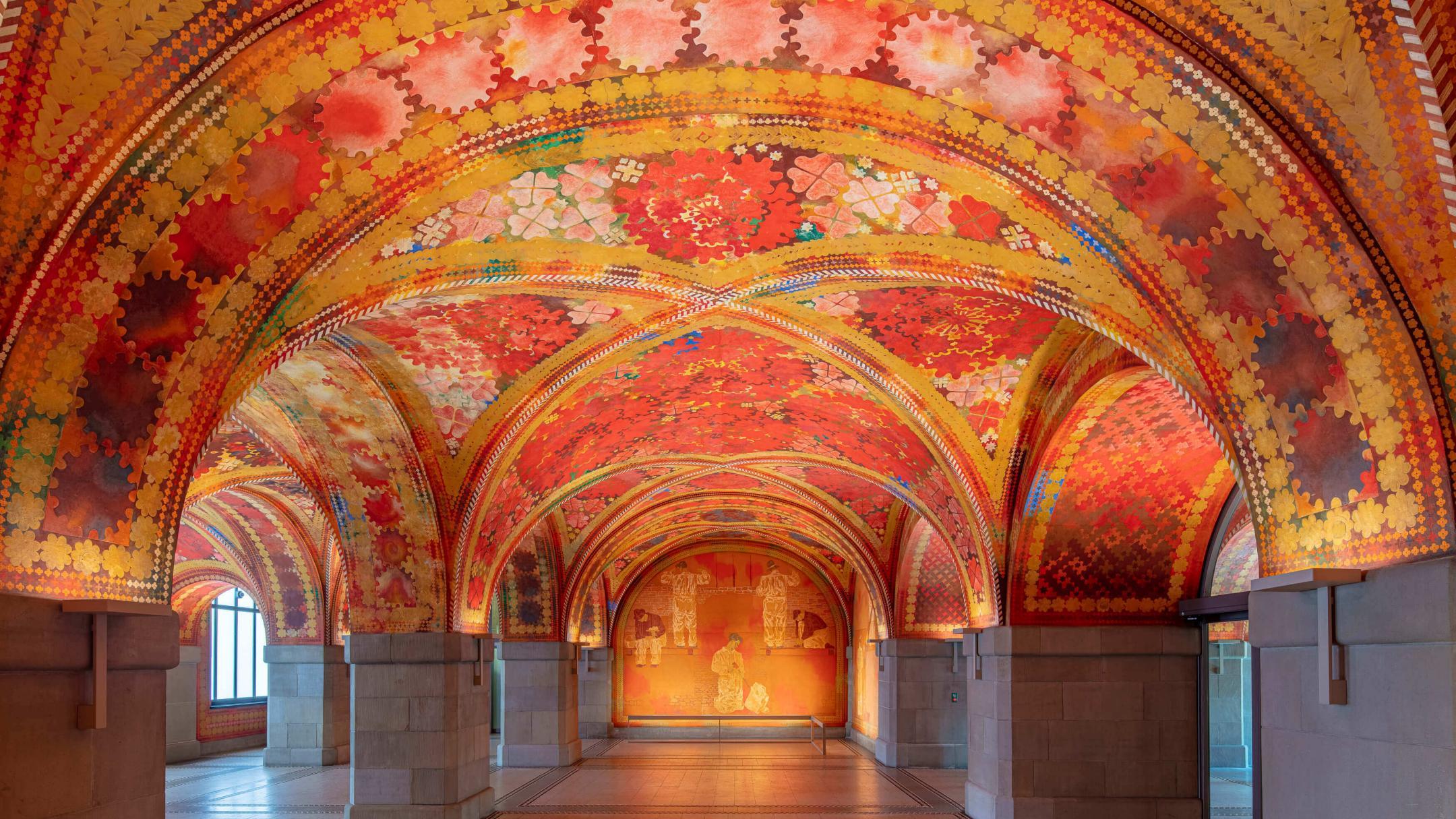 Eingangshalle des Städtischen Amtshauses I. Ausmalung von Augusto Giacometti (1877–1947). Zustand nach der Restaurierung, Juli 2019.