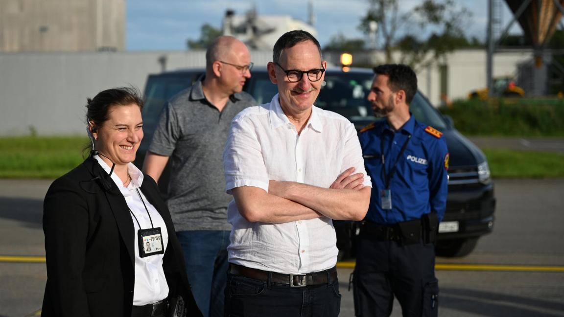 Regierungsrat Mario Fehr dankt den Polizistinnen und Polizisten am Flughafen Zürich