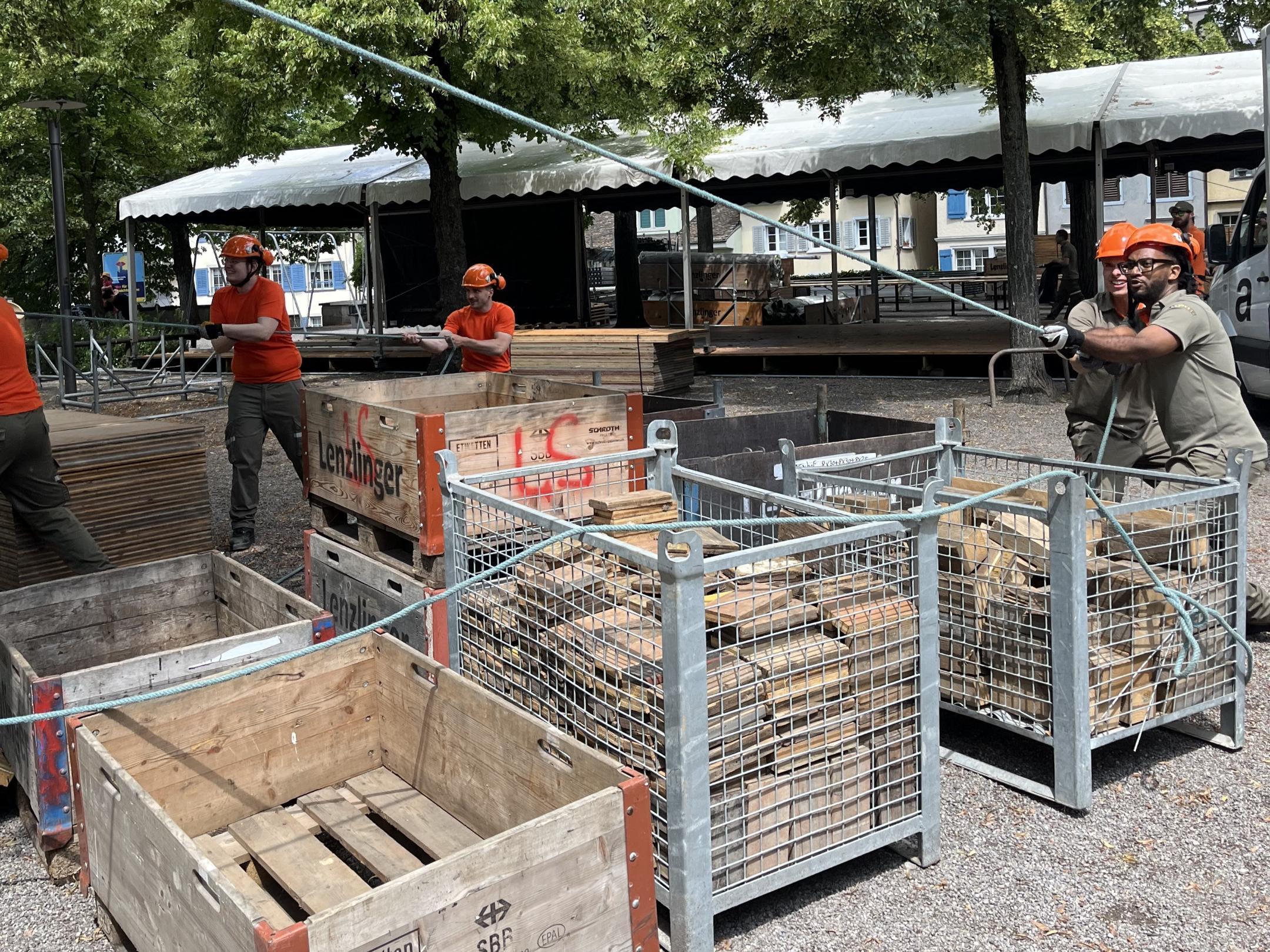 Zürcher Zivilschützer im Einsatz beim Lindenhof