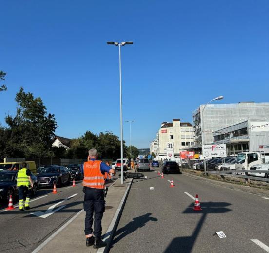 Unfallstelle auf der Bernstrasse in Urdorf