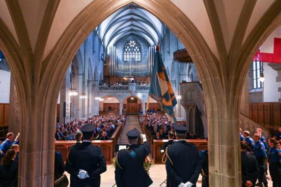 Laufende Zeremonie im Fraumünster