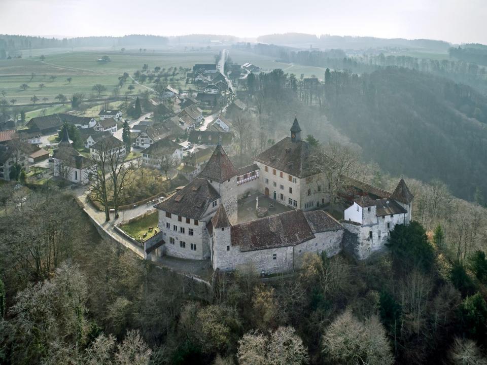 Luftaufnahme der Kyburg.