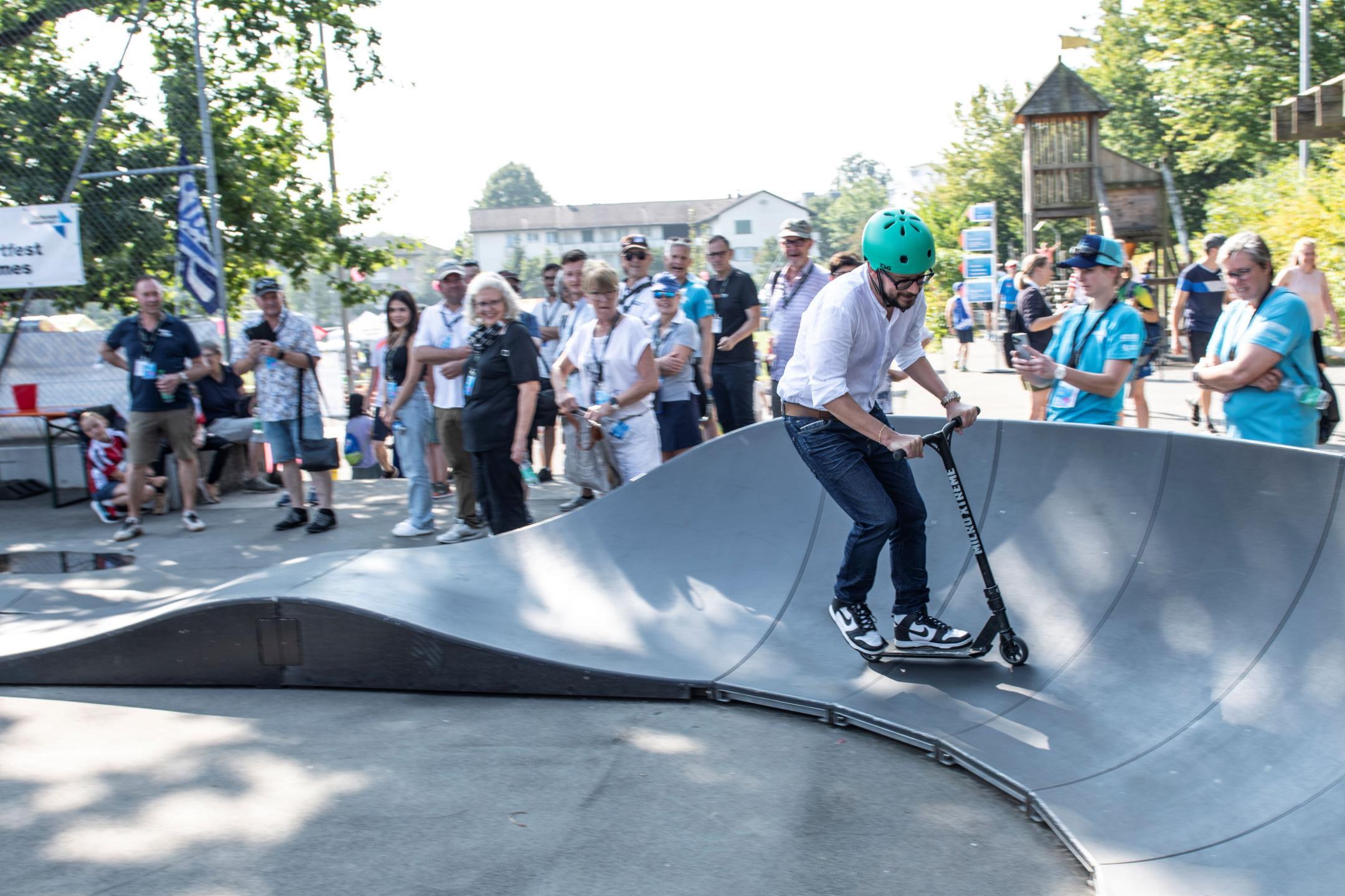 Davide Loss, Kantonsrat und Gemeinderat von Thalwil nahmen aktiv an den Sportfest Games teil. 