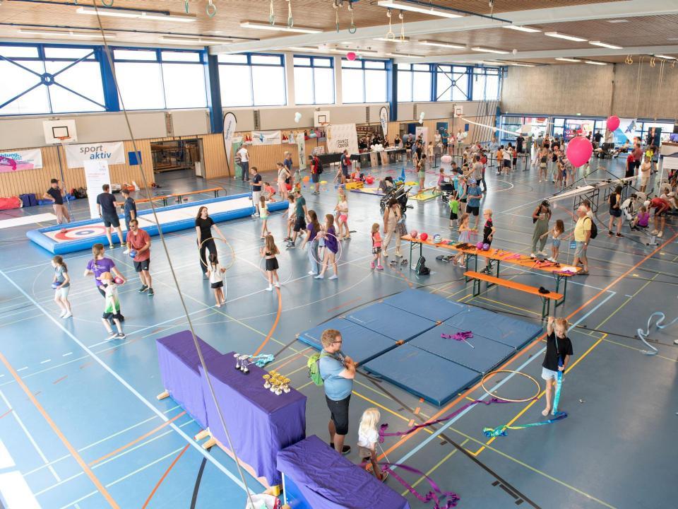 Die Games Posten in der Sporthalle waren sehr beliebt.