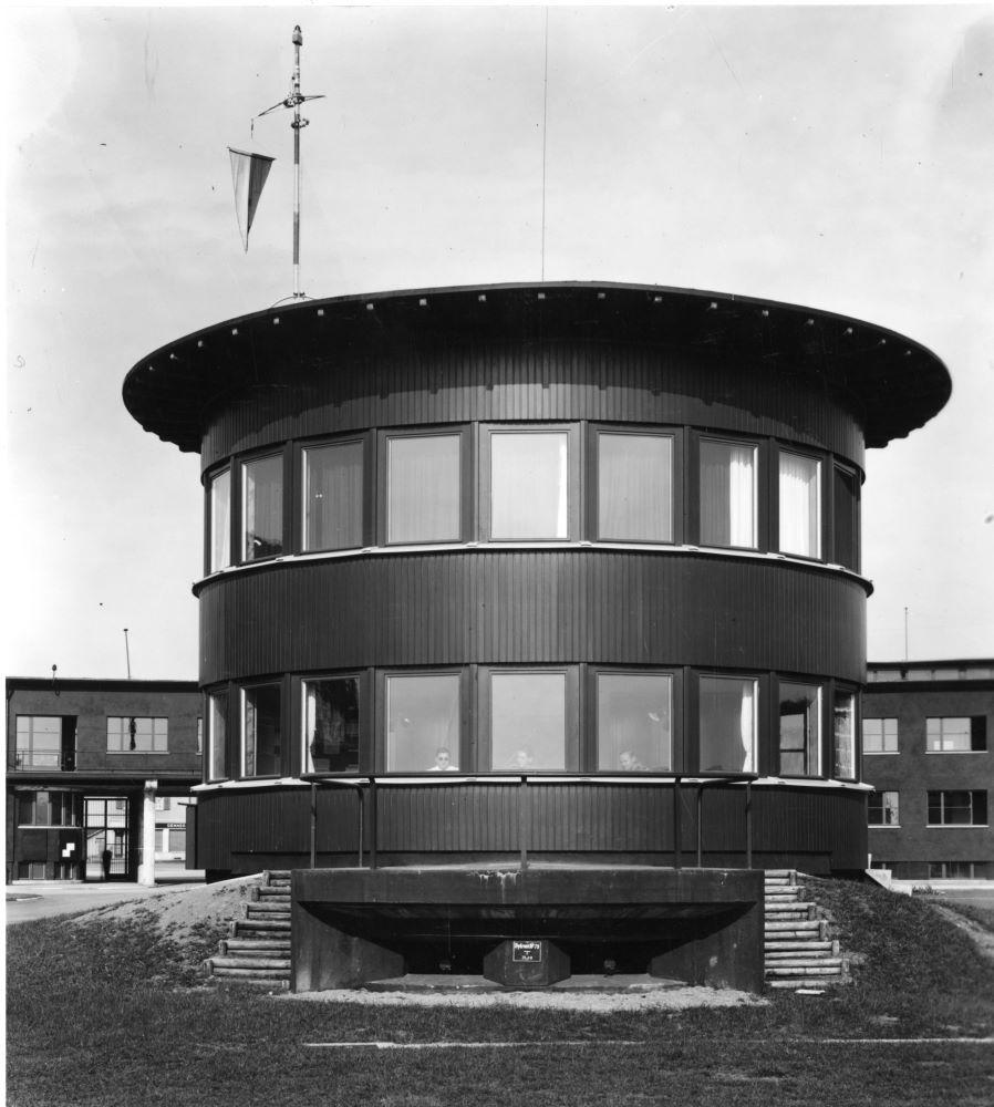 Kontrollturm aus dem Jahr 1940