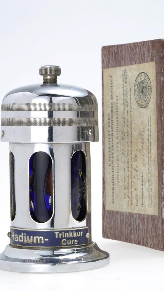 Silbernes Gefäss für Flüssigkeit