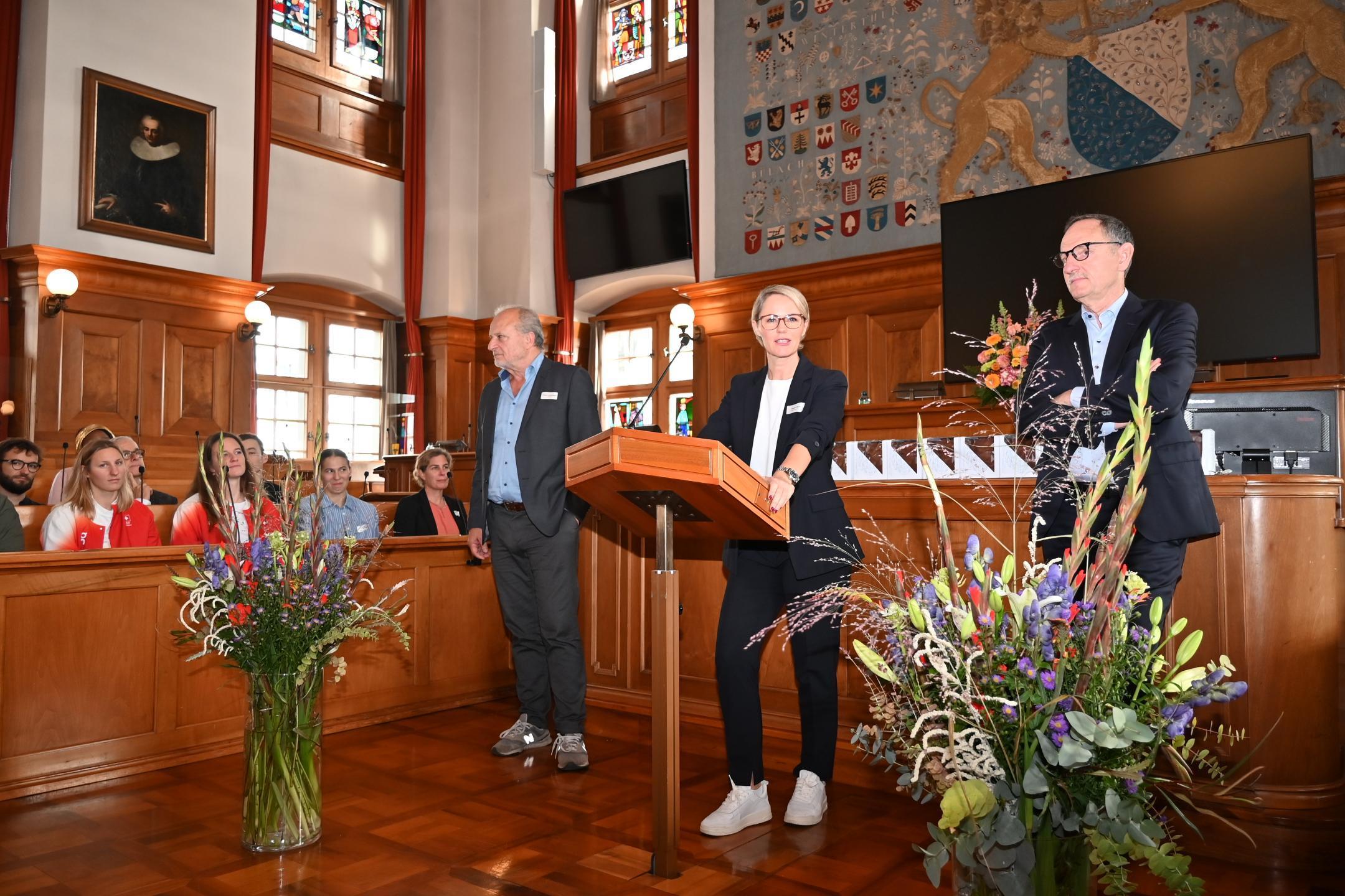 Bild mit Regierungsrätin Natalie Rickli