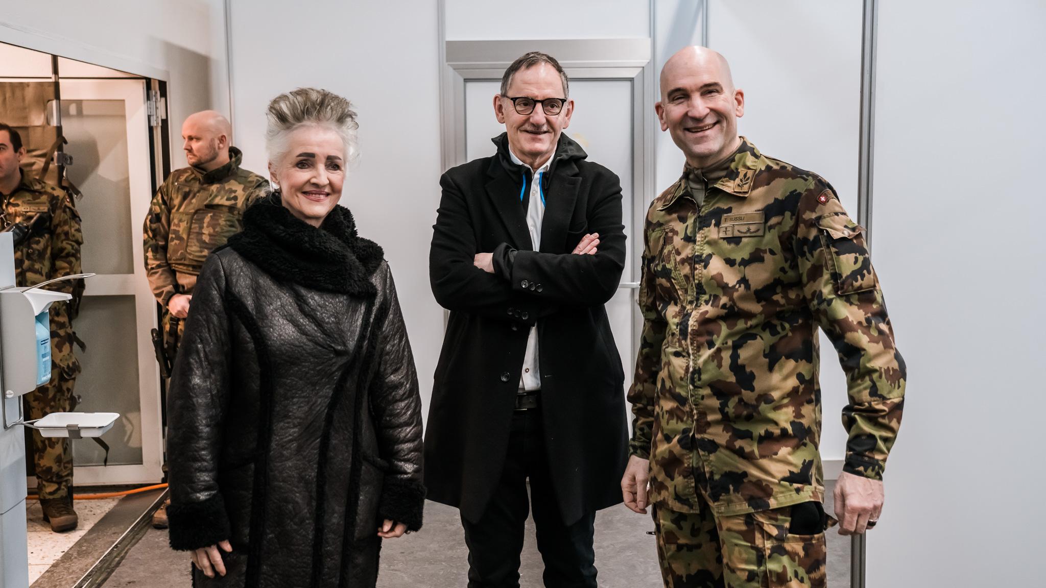 Gruppenbild von links nach rechts: Carmen Walker Späh, Mario Fehr und der Chef der Armee, Thomas Süssli.