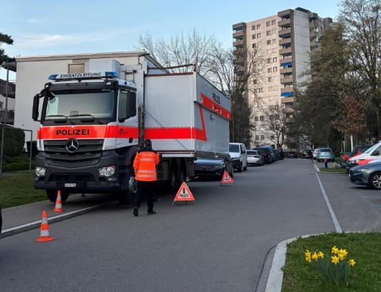 Die Mobile Einsatzzentrale (MEZ) in einem Quartier in Dietikon 
