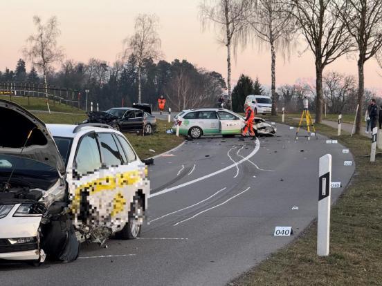 Unfallendlage der drei beteiligten Autos