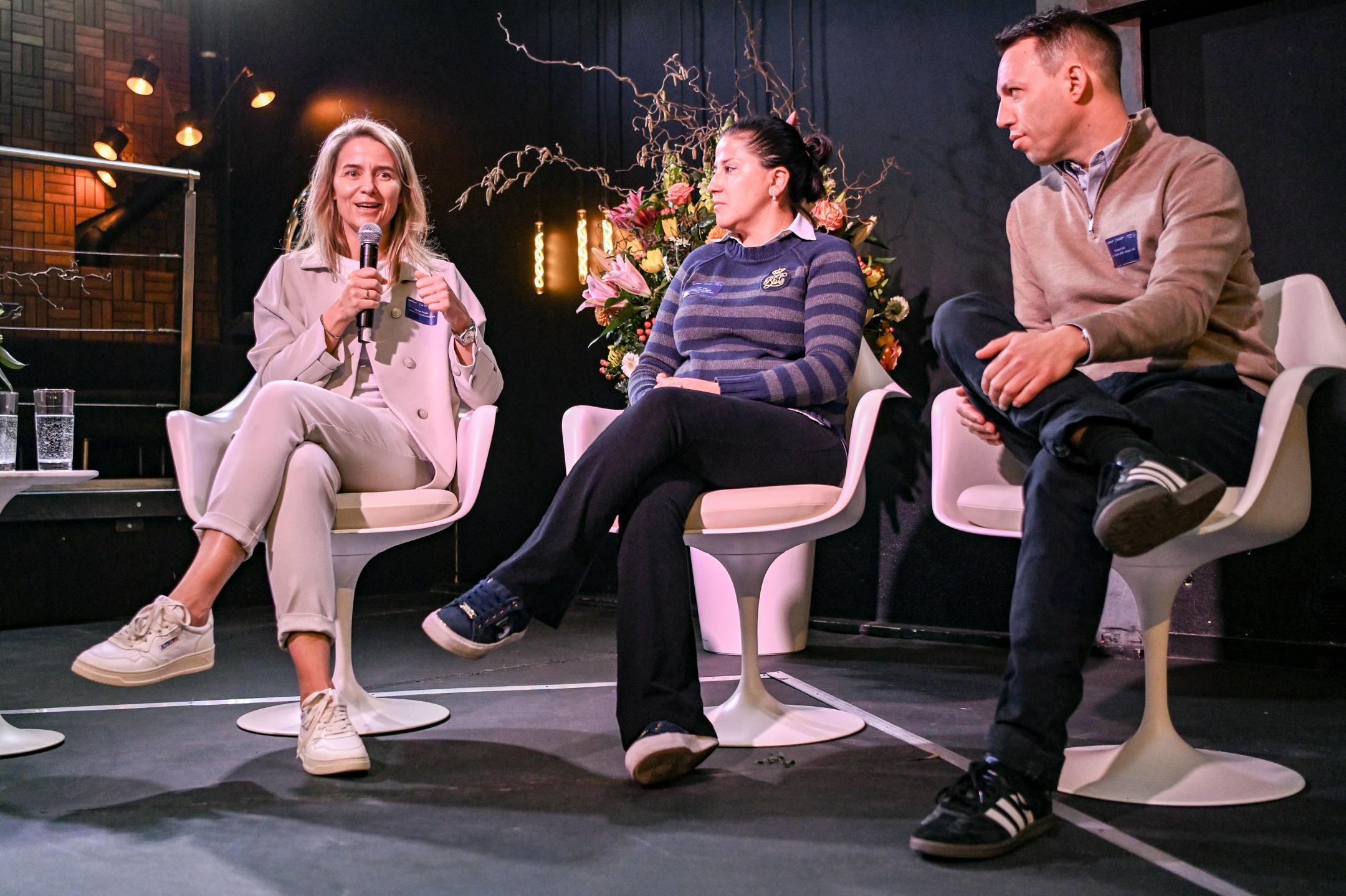 An der Paneldiskussion diskutierten Emanuel Gisi (Blick), Leslie Voigt (FCZ) und Marion Daube (SFV) über die Sichtbarkeit der Frauen im Sport.