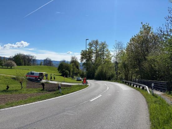 Unfallstelle auf der Bergstrasse in Männedorf