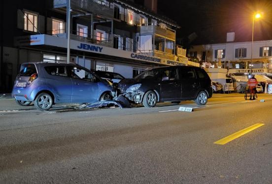 Die beteiligten Fahrzeuge in Unfallendstellung