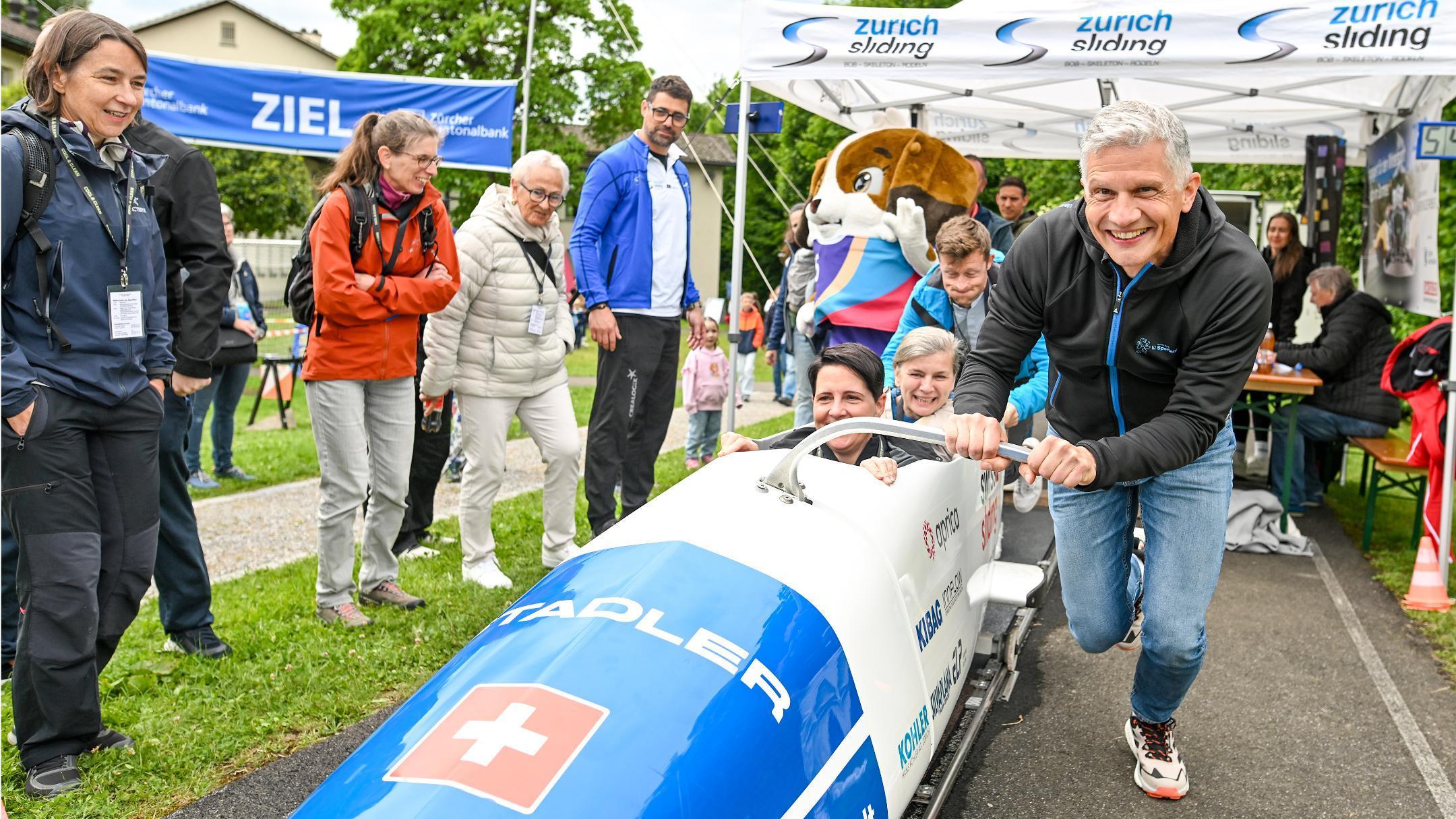 Das Bobanschieben war auch bei den Gästen ein beliebter Games Posten.